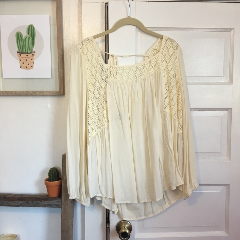Flowy cream top